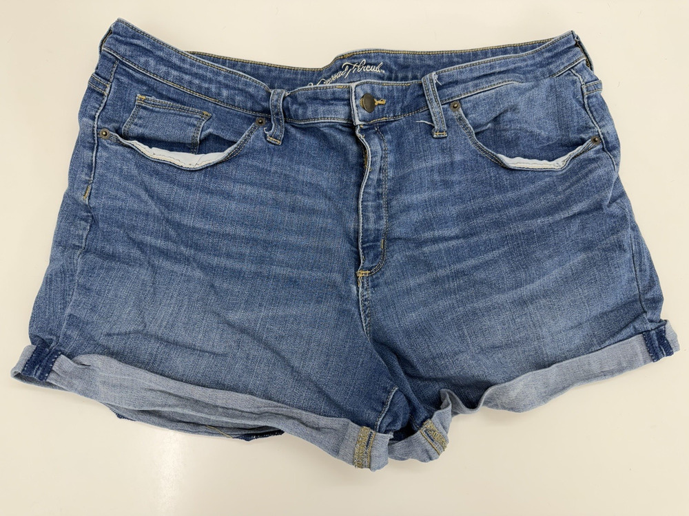 Universal Threads Womens Jean Shorts Size 18/34 High Rse Midi Denim